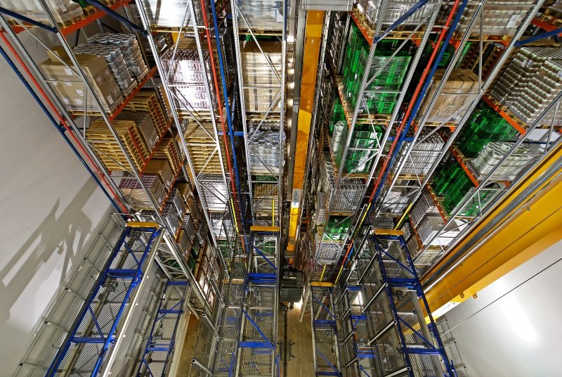 Stacker crane warehouse solutions automated storage