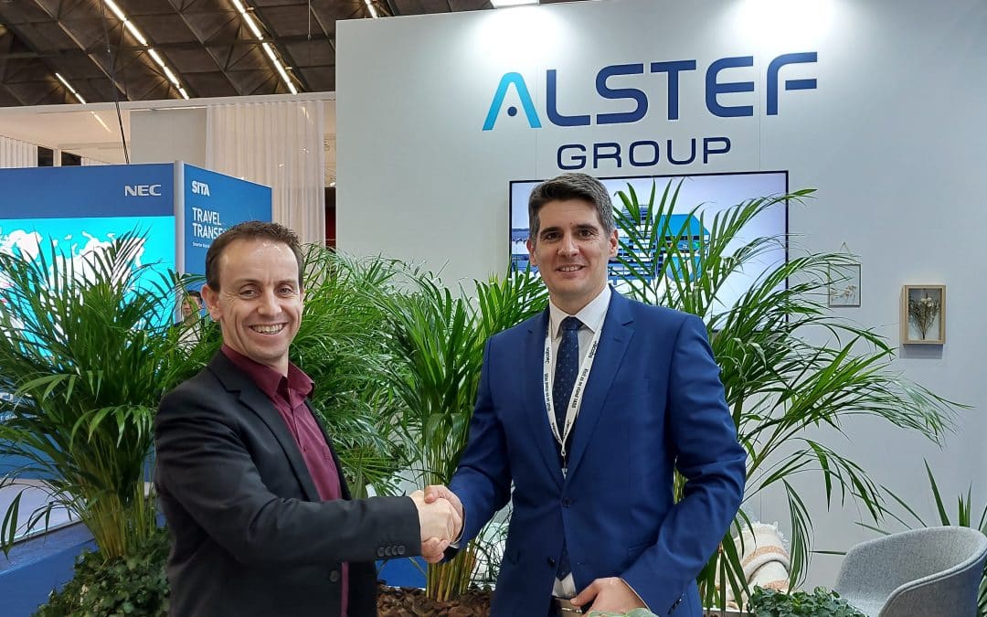 Jesus Caballero, PDG de l'aéroport de Sofia, et Nicolas Breton, PDG du groupe Alstef, leader mondial de la manutention des bagages